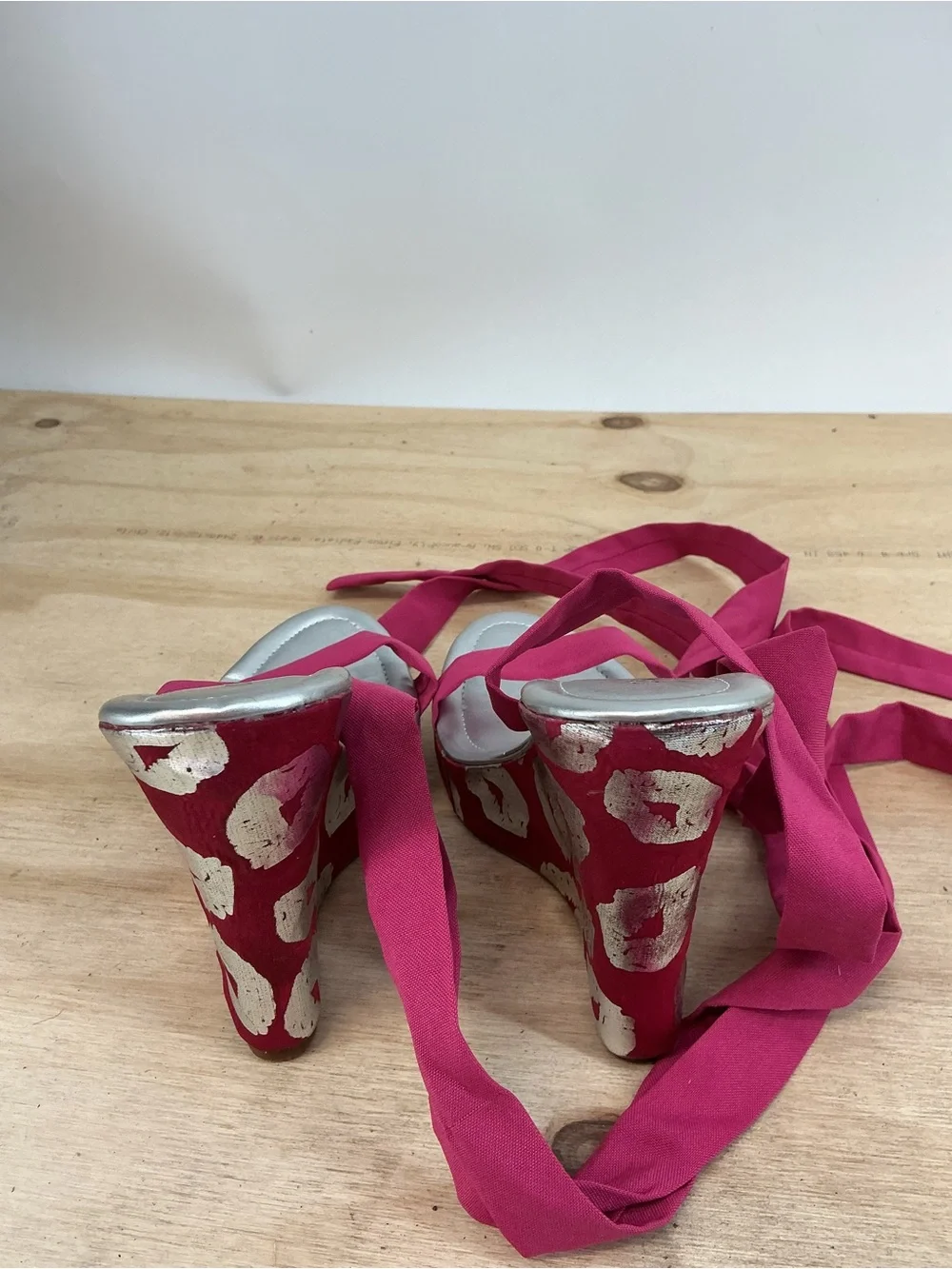 Colin Stuart Fuchsia Kiss Printed Wedge Lace Up Sandals Size 7.5